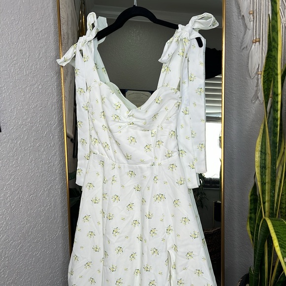 House of CB Alicia White Floral Midi Sundress - Picture 11 of 13